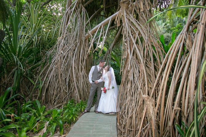Wedding at Ylang Ylang Beach Resort - Wedding photography in Costa Rica by John Williamson